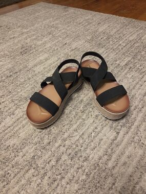 Aloha Island Black Espadrille Platform Sandals